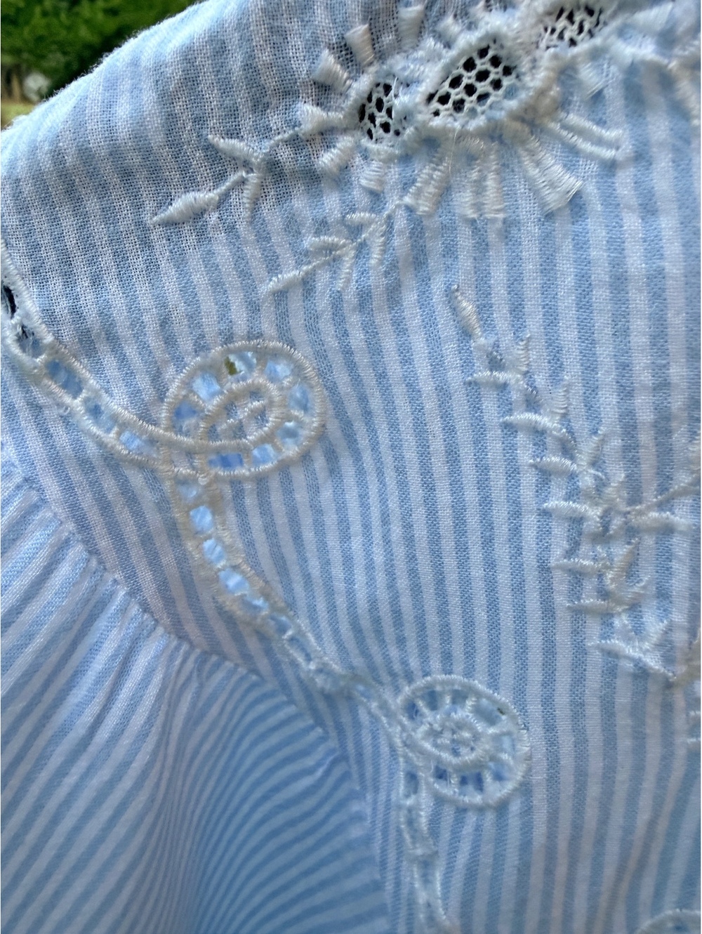 Xirena Women's Blue and White Striped Cotton Blouse with Embroidered Details, L - Picture 3 of 9